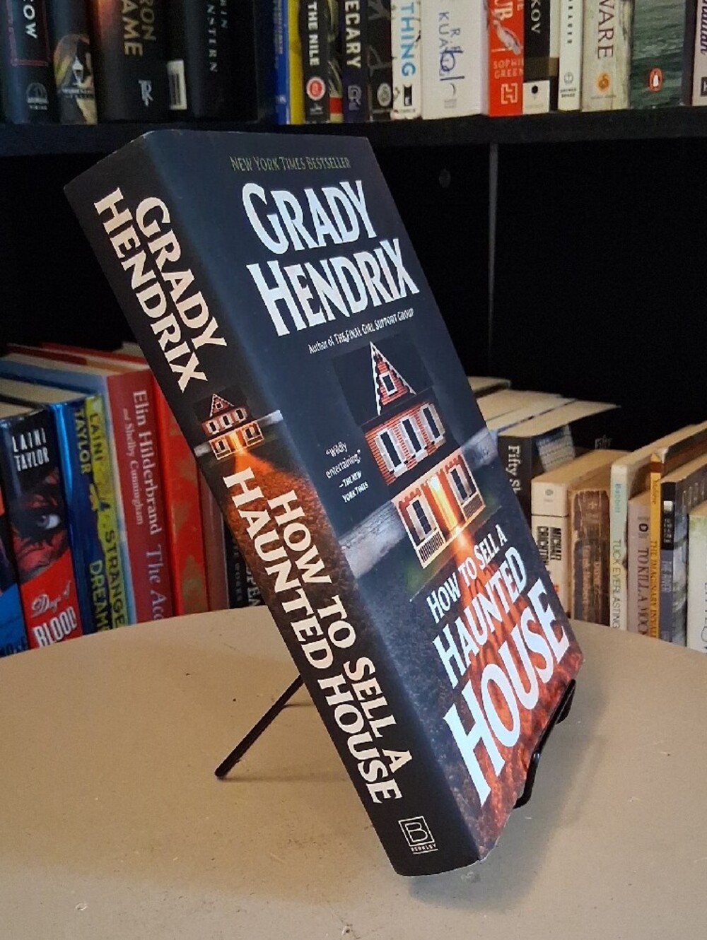 How to Sell a Haunted House By Grady Hendrix - Picture 3 of 3